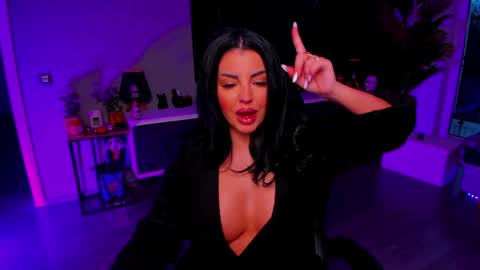 Anne online show from 04-17-26, 04:54