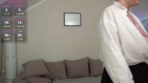 Ange online show from 09-29-25, 06:18