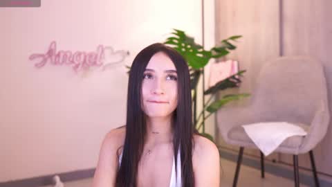 Angel online show from 09-19-25, 05:35