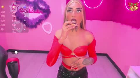 Snapshot of angel21___ chatting on 12-18-24, 12:43 Angel21 online show from 12-18-24, 12:43