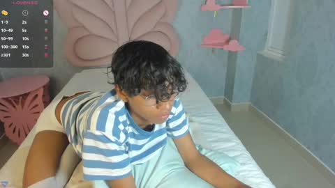   online show from 03-11-25, 12:22