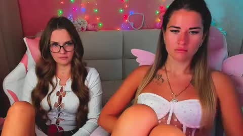 Snapshot of angel_and_demon0304 chatting on 07-11-26, 03:20 Ivanna and Jessica online show from 07-11-26, 03:20