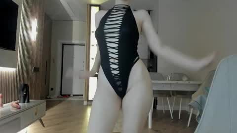 Snapshot of angel_cakee chatting on 06-04-26, 07:09 Luluu Chu online show from 06-04-26, 07:09