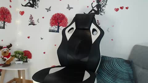 Snapshot of angel_curl chatting on 02-09-25, 01:44 Angel Curl online show from 02-09-25, 01:44