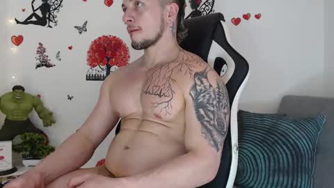 Snapshot of angel_curl chatting on 09-16-25, 07:15 Angel Curl online show from 09-16-25, 07:15