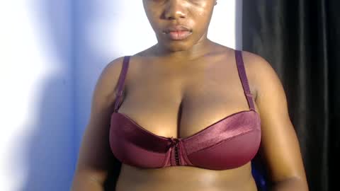 Snapshot of angel_daisyy chatting on 06-19-26, 07:12 Daisy online show from 06-19-26, 07:12