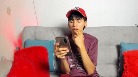 Snapshot of angel_dustt1 chatting on 06-06-26, 08:35 angel_dustt1 online show from 06-06-26, 08:35