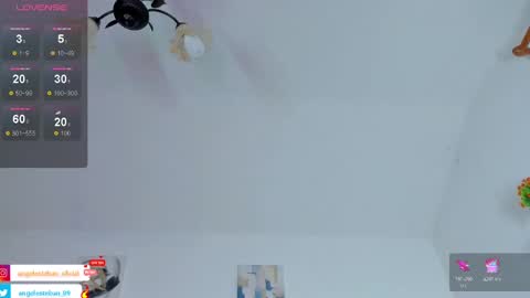 ngel Esteban  online show from 10-27-25, 03:32