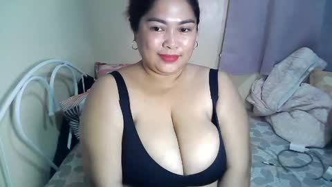 Snapshot of angel_fuckxx6969 chatting on 05-19-26, 04:19 angel_fuckxx6969 online show from 05-19-26, 04:19