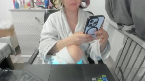 angel_lee__ online show from 01-17-25, 11:27