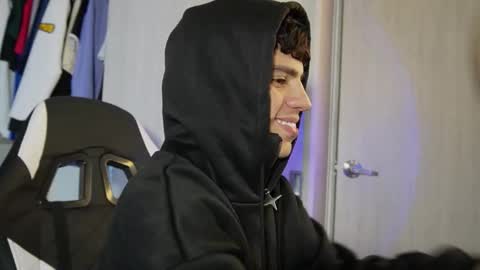 angel_luna0 online show from 06-04-26, 08:20