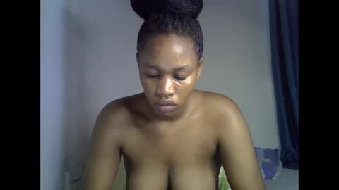 Snapshot of angel_mia5 chatting on 06-10-26, 09:30 angel_mia5 online show from 06-10-26, 09:30