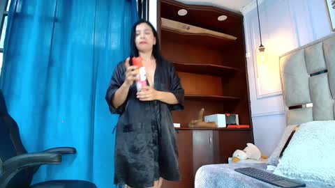 Nicolle  online show from 02-07-25, 02:58