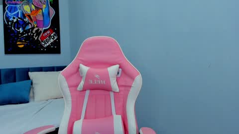 Snapshot of angel_sapphire_ chatting on 12-08-24, 03:02 Angel My schedule GTM2 Mon Tue Wen Thu Fri 0900am-0400pm online show from 12-08-24, 03:02