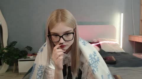 Snapshot of angel_share chatting on 05-23-26, 05:01 Angela online show from 05-23-26, 05:01