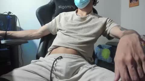 Snapshot of angel_straight chatting on 11-13-25, 01:54 angel_straight online show from 11-13-25, 01:54