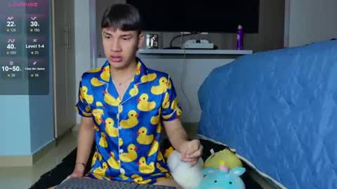 Snapshot of angel_the_king chatting on 06-17-26, 02:25 Angel online show from 06-17-26, 02:25