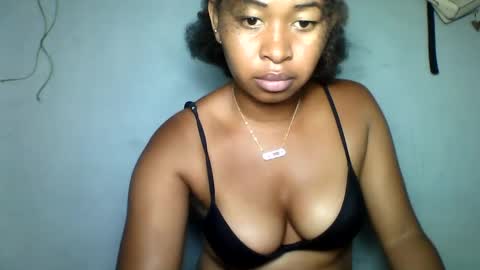 Snapshot of angela0112 chatting on 02-04-25, 05:23 angela0112 online show from 02-04-25, 05:23