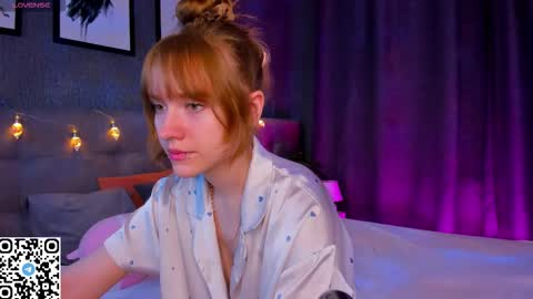 Snapshot of angela_flowers chatting on 12-20-25, 01:23 Angela online show from 12-20-25, 01:23