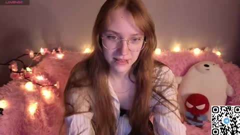 Snapshot of angela_flowers chatting on 01-14-26, 01:11 Angela online show from 01-14-26, 01:11