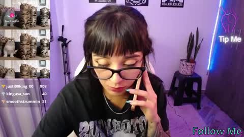 Snapshot of angela_lauren chatting on 02-14-25, 03:00 Angela online show from 02-14-25, 03:00