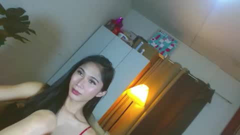 Snapshot of angela_mccollins chatting on 05-15-26, 07:32 angela online show from 05-15-26, 07:32