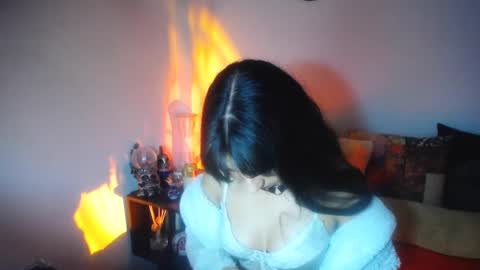  Angela  online show from 10-19-25, 01:50
