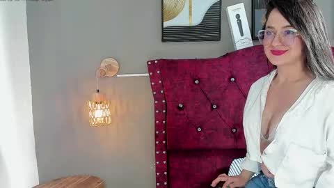 angela_nix online show from 04-15-26, 07:58