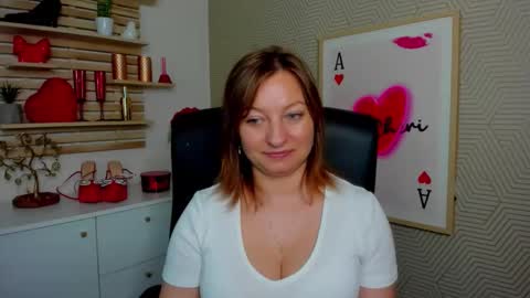 Snapshot of angela_samt chatting on 04-30-26, 06:42 Angela online show from 04-30-26, 06:42