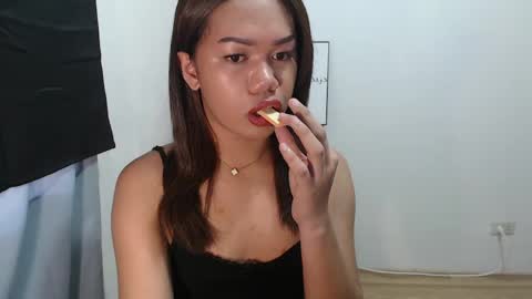 Snapshot of angela_star888 chatting on 05-18-26, 09:26 angela_star888 online show from 05-18-26, 09:26