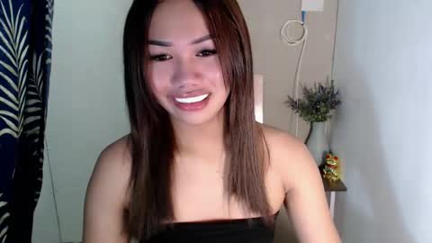 Snapshot of angela_star888 chatting on 06-07-26, 12:59 angela_star888 online show from 06-07-26, 12:59