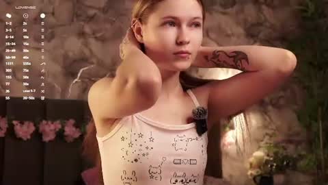Snapshot of angelabalay chatting on 06-11-26, 12:58 Mary online show from 06-11-26, 12:58