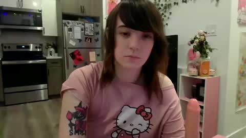Snapshot of angelalice555 chatting on 10-19-25, 06:36 angelalice555 online show from 10-19-25, 06:36