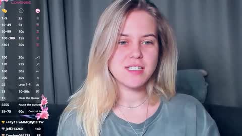 Darsi Anty online show from 11-22-25, 01:21