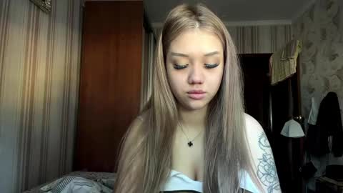 Angel online show from 05-20-26, 04:18