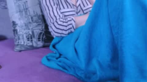 Snapshot of angelbl666 chatting on 05-04-26, 11:06 angelbl666 online show from 05-04-26, 11:06
