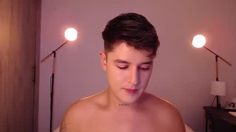 Snapshot of angelcossio chatting on 06-25-26, 01:38 Angel online show from 06-25-26, 01:38