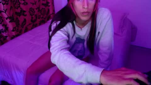 angele online show from 02-05-25, 05:09