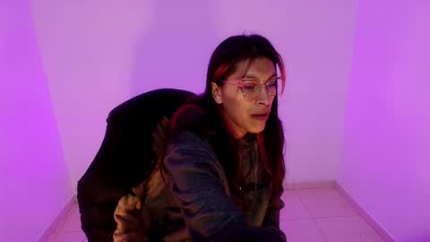 angele online show from 03-25-26, 07:31