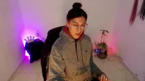Snapshot of angele_johnson chatting on 07-02-26, 06:14 angele online show from 07-02-26, 06:14