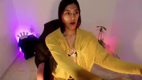 Snapshot of angele_johnson chatting on 07-20-26, 06:10 angele online show from 07-20-26, 06:10