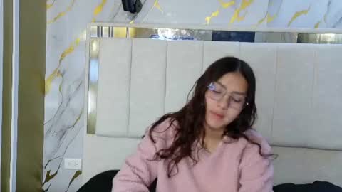 Snapshot of angeles_azul chatting on 06-26-26, 01:04 angel online show from 06-26-26, 01:04