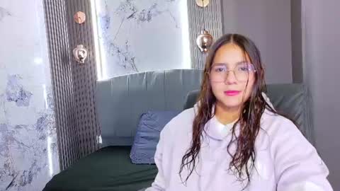 Snapshot of angeles_azul chatting on 07-17-26, 01:18 angel online show from 07-17-26, 01:18