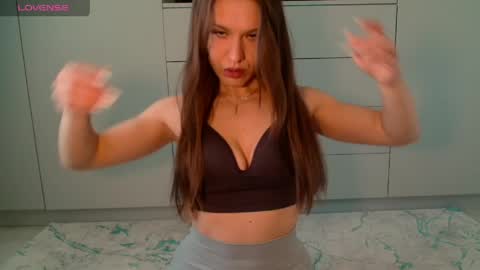 Angel online show from 04-18-26, 09:02