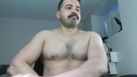 Snapshot of angelfusco chatting on 05-12-26, 12:41 Angel Fusco online show from 05-12-26, 12:41