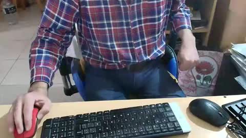 Snapshot of angelgarcia269 chatting on 06-05-26, 12:00 angelgarcia269 online show from 06-05-26, 12:00