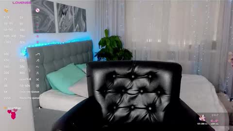 Snapshot of angeli_eyes chatting on 09-11-25, 10:48 Ksenia online show from 09-11-25, 10:48