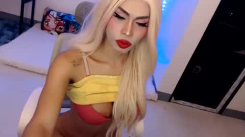 Snapshot of angelic_face_808 chatting on 06-04-26, 02:50 DIVINE ANGEL online show from 06-04-26, 02:50