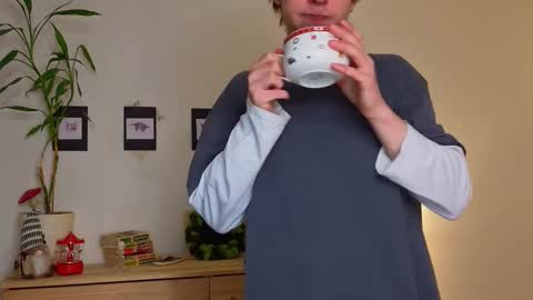 Snapshot of angelic_look chatting on 01-09-26, 05:26 Daniel online show from 01-09-26, 05:26