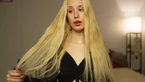 angelic_lynn online show from 12-01-25, 11:26